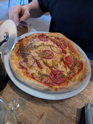 Salamommy at Vegan Pizza Bar in The Hague