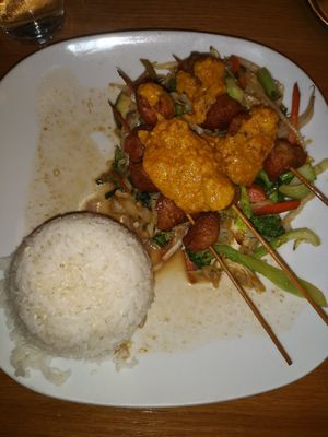 Satay Spieße mit Reis at Azuma in Linz