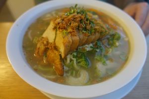 Vegan soup with crispy "chicken" at Azuma in Linz