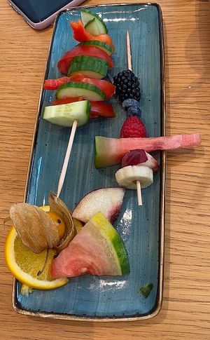 Obst- und Gemüsespieße für Kinder   at Café Eselsohr in Weeze