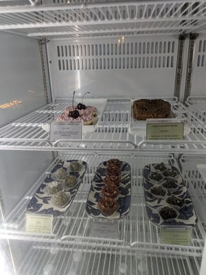 Dessert fridge d at Green Earth in Dubai
