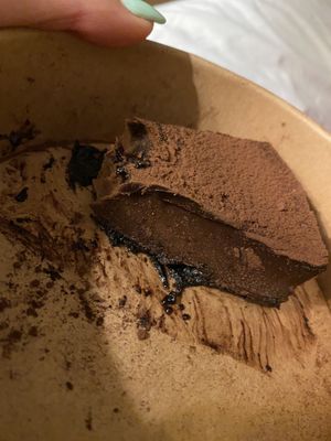 Omgggggg😍 🤯 so chocolate bomb so tastY  at SHOSH in Lisbon