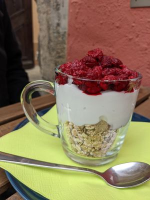 Vegan cereal bowl at Coffee & Panini in Ulm
