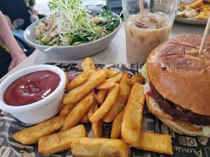Vegan Cheeseburger & Green Sunshine Bowl at Ellis Beach Bar & Grill in Ellis Beach