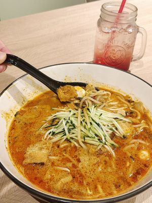 Nonya Laksa at VeganBliss 蔬福 in Central Singapore