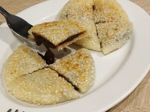 Homemade
Tau Sar Pah. Crispy and hot red bean pancakes at VeganBliss 蔬福 in Central Singapore