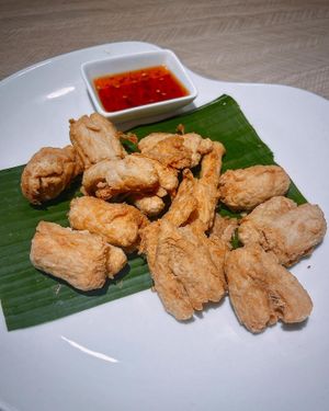 Vegan karaage chicken  at VeganBliss 蔬福 in Central Singapore