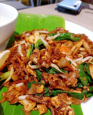 Char kwey tiao at VeganBliss 蔬福 in Central Singapore
