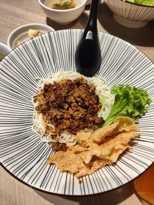 Zha Jiang mian at VeganBliss 蔬福 in Central Singapore