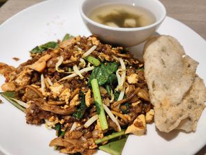 Fried kway teow at VeganBliss 蔬福 in Central Singapore