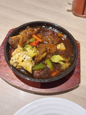 Sizzling black pepper mushroom at VeganBliss 蔬福 in Central Singapore