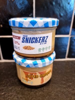 Vegan desserts at Plan B 24/7 in Zedelgem