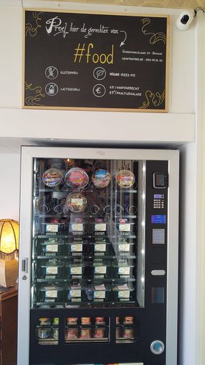 Vending machine at Plan B 24/7 in Zedelgem