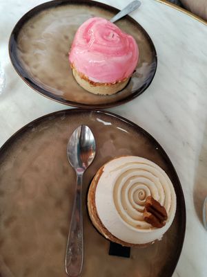  at Zoi Café in Lyon