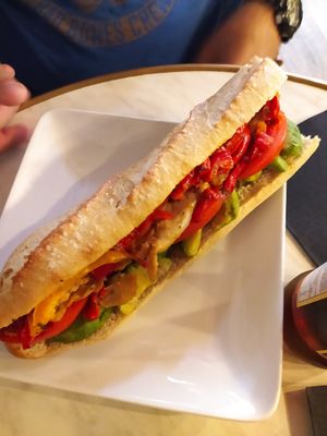  at Zoi Café in Lyon