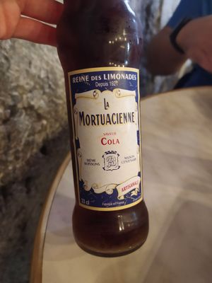  at Zoi Café in Lyon