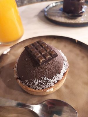  at Zoi Café in Lyon