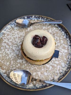 Pistache Cerise (4,50€) - 5/5. at Zoi Café in Lyon