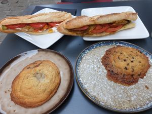 Praline cookie and Choc chip cookie at Zoi Café in Lyon