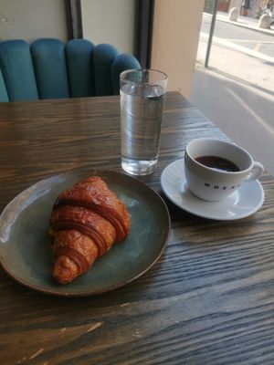  at Zoi Café in Lyon