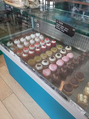  at Zoi Café in Lyon