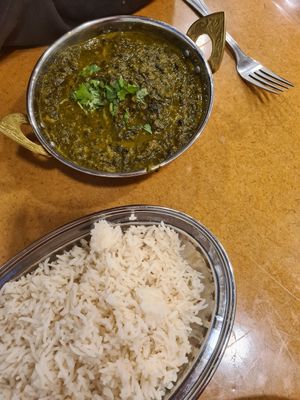 spinach curry at Raavi in San Francisco