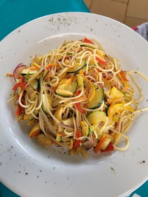 veggie pasta at Solare SAI Ecohotel in San Andres