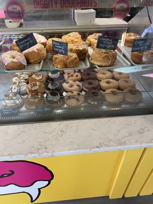 Bottom row is vegan  at Diggity Doughnuts in Bristol