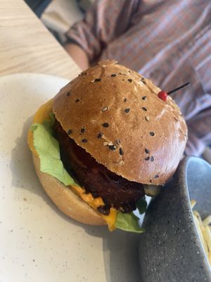 I can’t remember which burger this was but it was the basic ‘beef’ one!  at Copper Branch in Rotterdam
