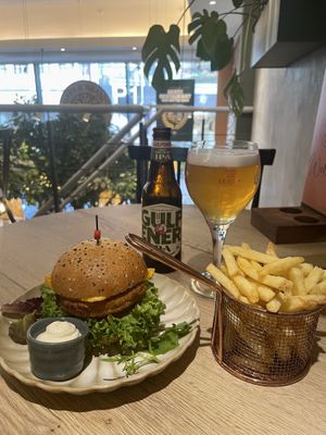 vegan crispy chicken, with herb fries   at Copper Branch in Rotterdam