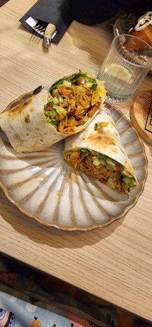 Delicious doner (zonder siracha > lust ik niet) at Copper Branch in Rotterdam