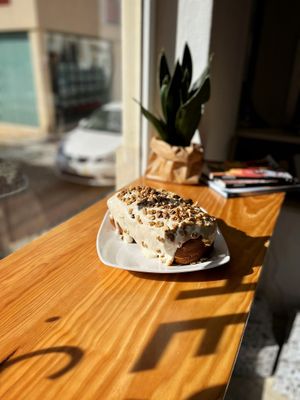 Carrot cake at thestudio.coffee in Praia Da Luz