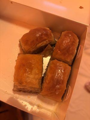 Vegan baklava  at Karaköy Güllüoğlu in Istanbul