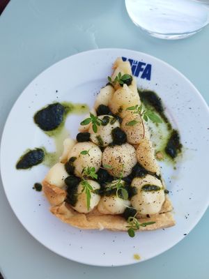 Lemon tart at La Mifa in Toulouse