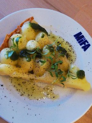 Tarte citron et basilique at La Mifa in Toulouse