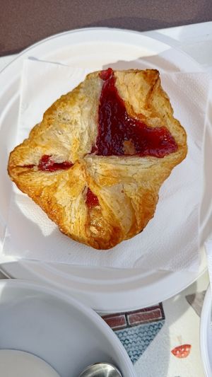 Vegan pastry with marmalade at Salvetti Forneria Pasticceria in Malonno