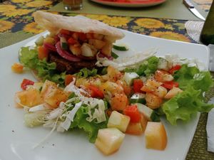 Falafel (pita pocket) sandwich with salad at Lekker Garden in Panglao