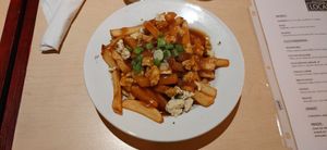 Poutine BBQ à la bière at Brasseur Local in Quebec