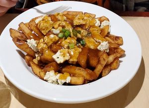 Très bonne poutine bbq vegetalienne at Brasseur Local in Quebec