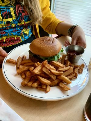 Burger de soya  at Brasseur Local in Quebec
