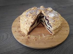 Mokka chocolade vanille taart at Bakkerij Zonder Melk En Ei in Moordrecht