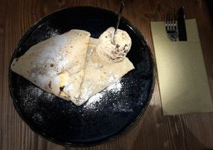 Crepes de nutella con banana y bolita de helado 🤤  at 11:11 Bistro Bar Healthy Food in Gran Canaria