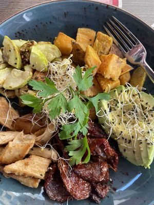 Sweet potato, zucchini, veg chicken, sundried tomatoes and avocado. 11:11 and cashew sauce on the side.  at 11:11 Bistro Bar Healthy Food in Gran Canaria