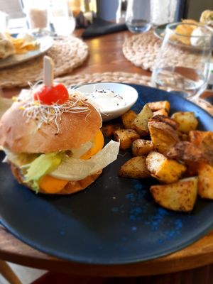 Traditional burger at 11:11 Bistro Bar Healthy Food in Gran Canaria