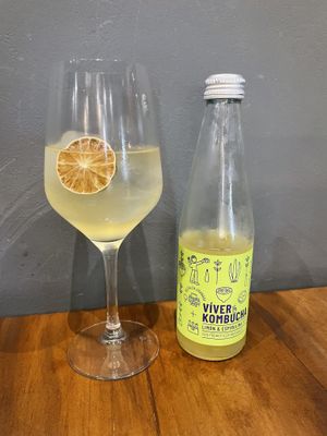 the refreshing kombucha  at 11:11 Bistro Bar Healthy Food in Gran Canaria