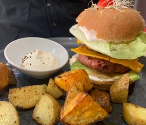 Hamburguesa doble cheddar at 11:11 Bistro Bar Healthy Food in Gran Canaria