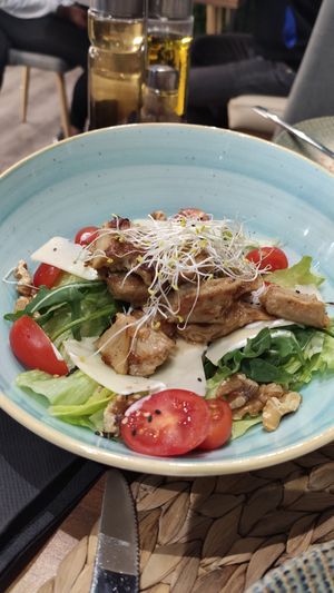 Ensalada rebelde at 11:11 Bistro Bar Healthy Food in Gran Canaria