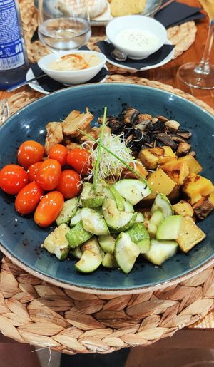 Combined bowl at 11:11 Bistro Bar Healthy Food in Gran Canaria