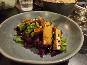 Red cabbage ginger salad, tofu, teriyaki at Gärtnerei  in Essen