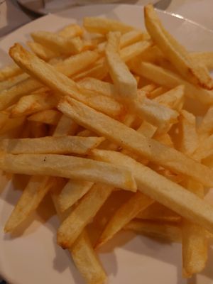 Homemade french fries at Plazhi I Ri Caci in Sarande